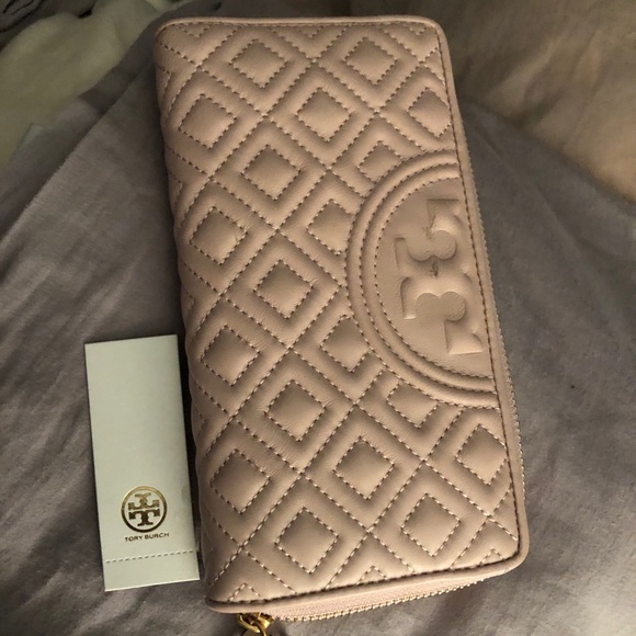 Tory Burch Alexa Quilted Leather Wallet - Picture 3 of 11